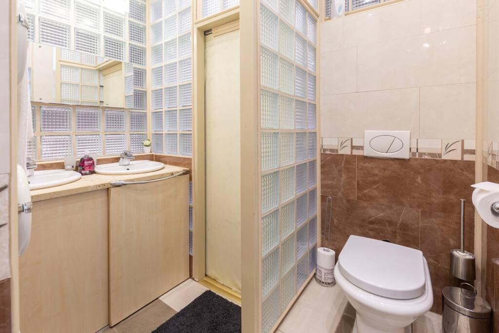 Stylish Central Budapest Apartment Екстер'єр фото